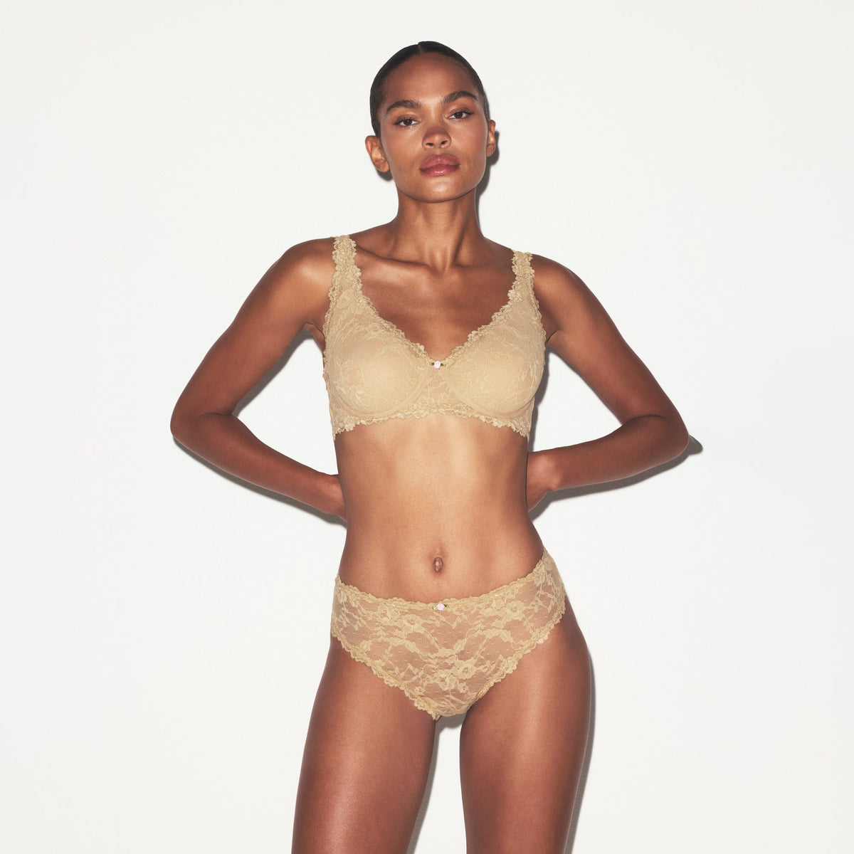 STRETCH LACE BRIEF | DELTA