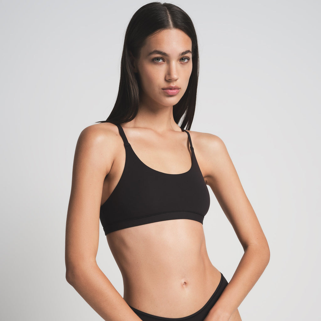 FITS EVERYBODY RACERBACK SCOOP BRALETTE | ONYX