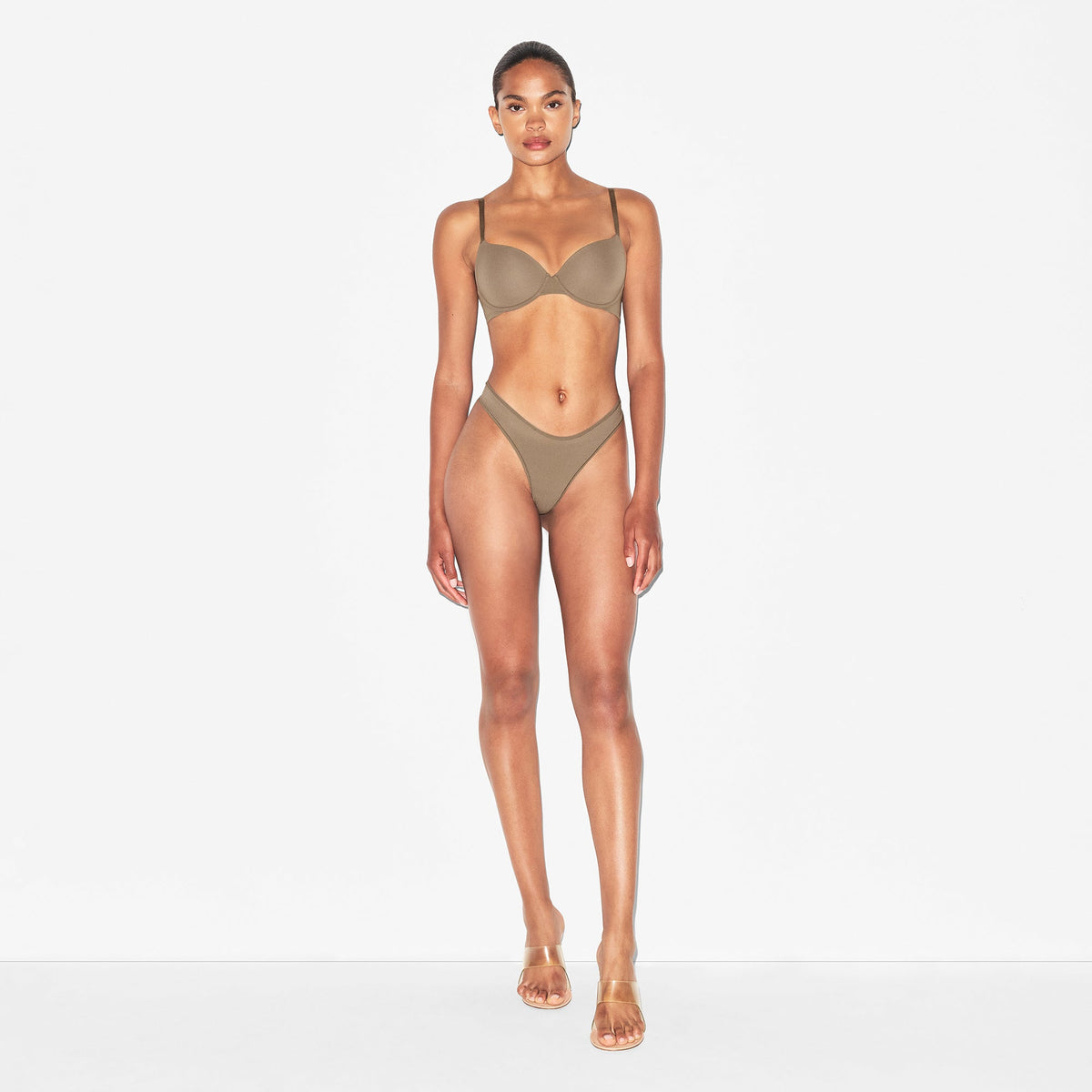 FITS EVERYBODY DIPPED FRONT THONG | TRUFFLE