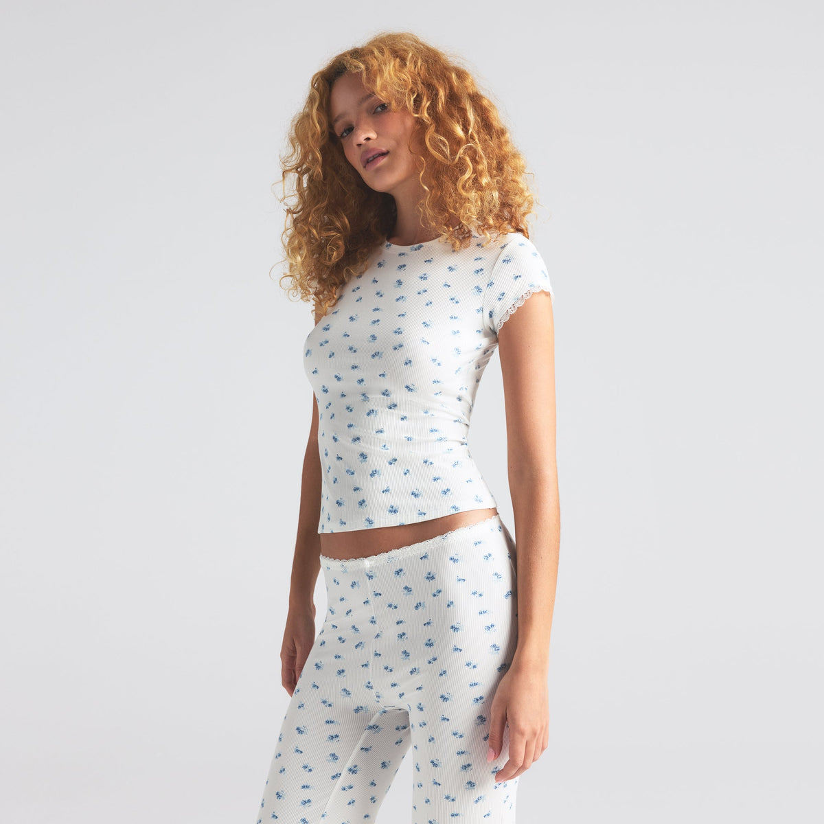 SOFT LOUNGE LACE T-SHIRT | BLUE GARDEN PRINT