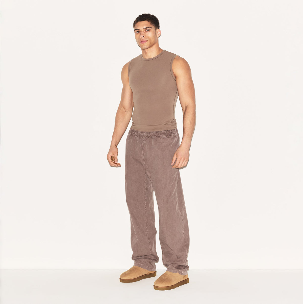 FITS EVERYBODY MENS SLIM TANK | UMBER